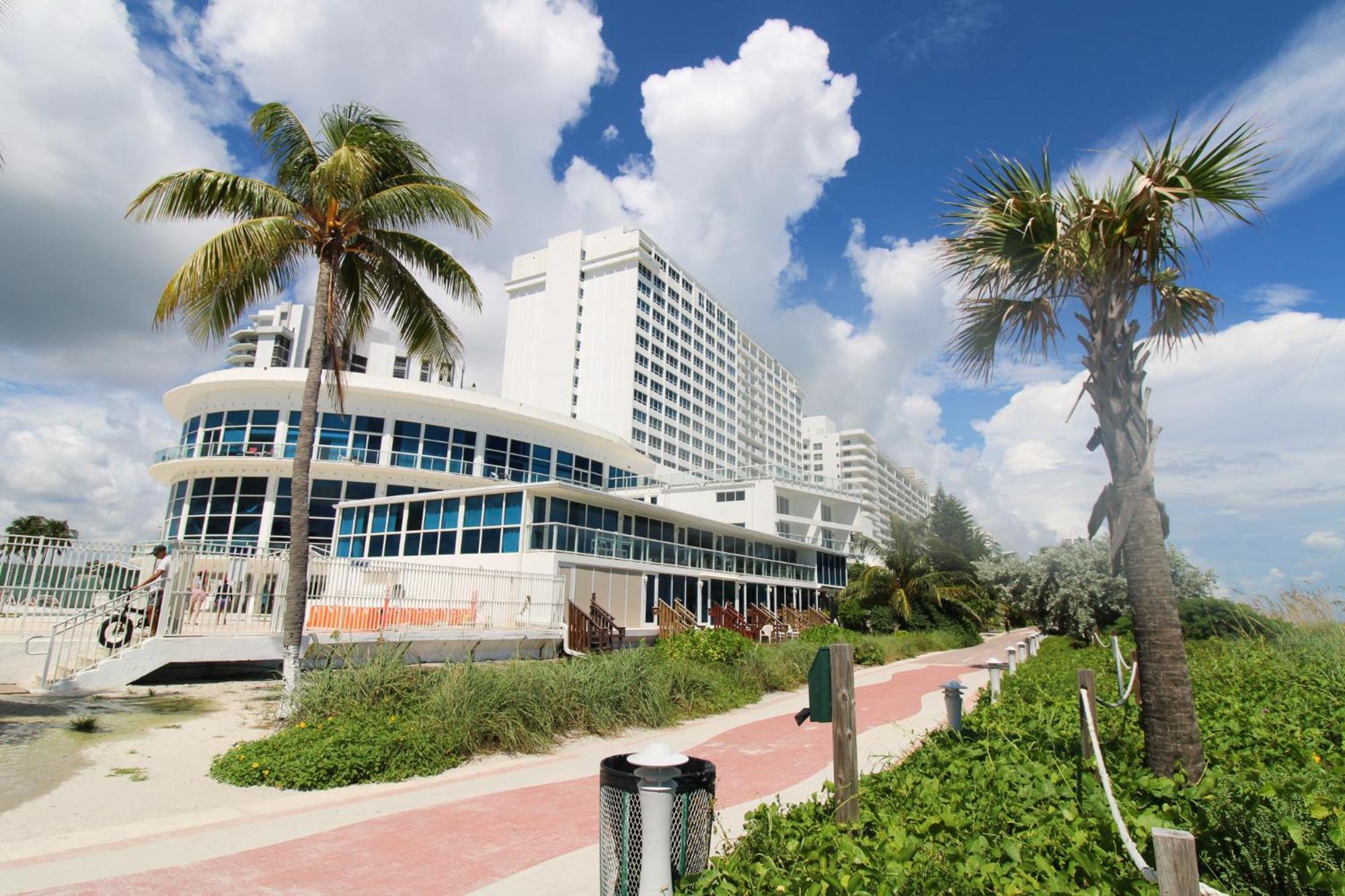 Castle 835 Oceanview Studio On Beach With Pool, Gym, Bars, And Free Parking Miami Beach Bagian luar foto